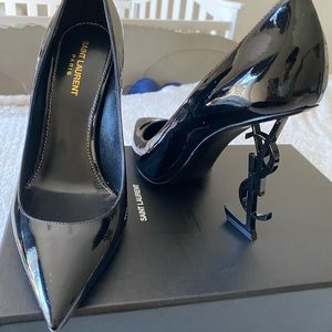 Vernice Chiffon Saint Laurent size 40